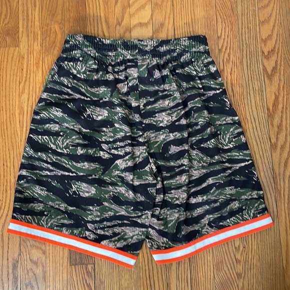 Mitchell & Ness New York Knicks 1991-92 CAMO Swingman Shorts Men’s L - Picture 3 of 11